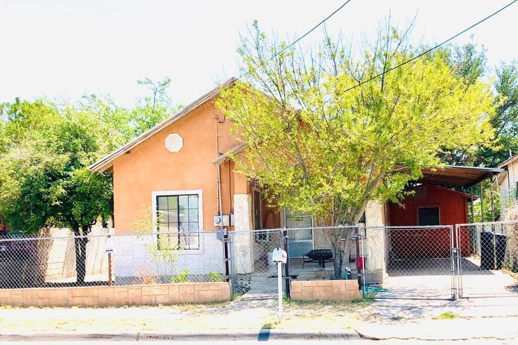 Eagle Pass Downtown House Villa Exterior photo